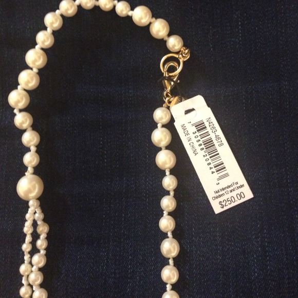 CArolee lux faux pearls with gold beading - Picture 4 of 4