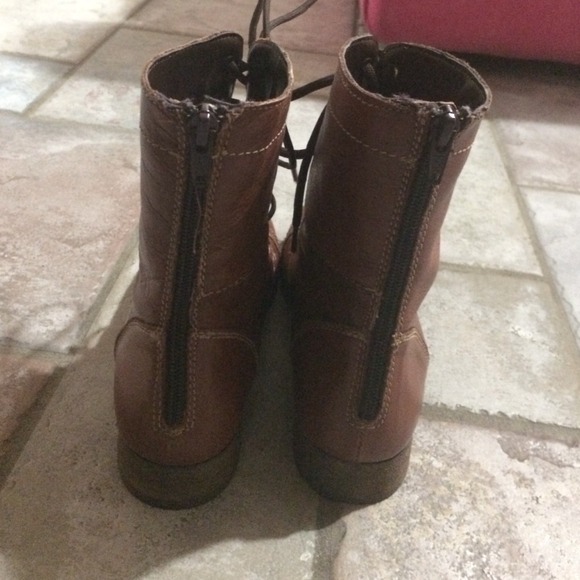 Boots - Picture 3 of 4