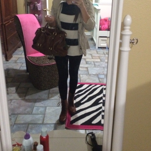 Boots - Picture 4 of 4