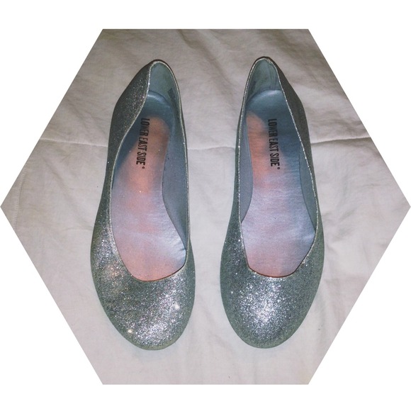 Silver glitter flats NEW WITHOUT TAGS