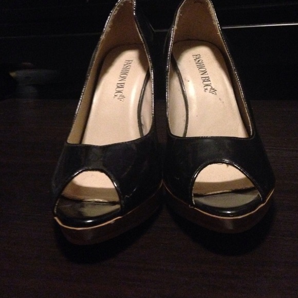 Black open toe high heels - Picture 2 of 3