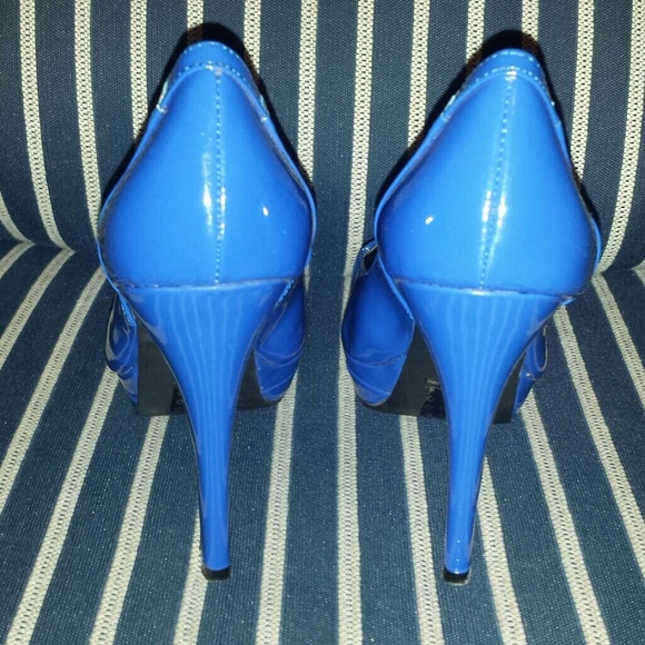 Women's Bright Blue Patent Open Toe Stilettos Sz 6 - Picture 3 of 4