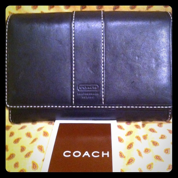 📛SOLD📛Coach leather wallet