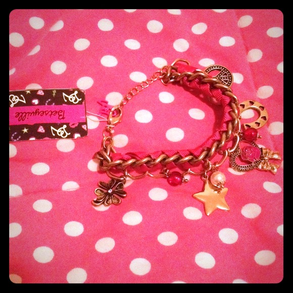 Reserved! ❤️Betseyville Charm Bracelet!