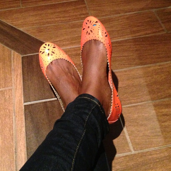 🎉HP🎉GAP Laser Cut Flats - Picture 2 of 3