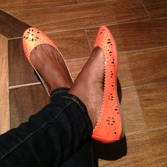 🎉HP🎉GAP Laser Cut Flats - Picture 3 of 3