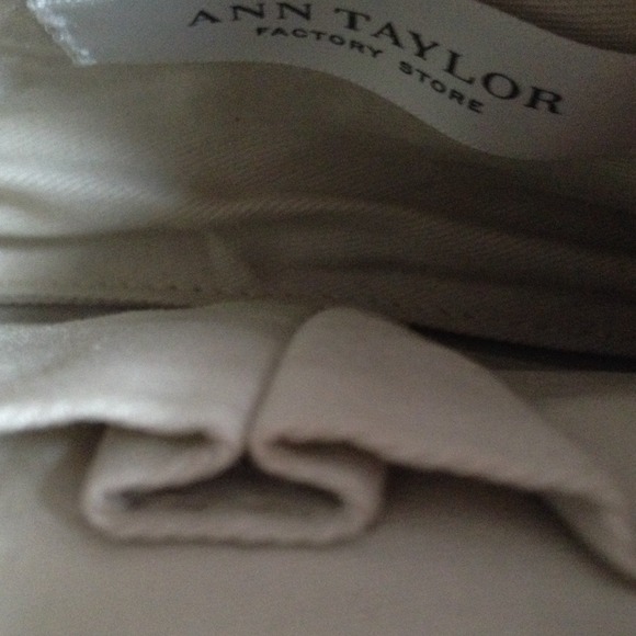 Ann Taylor BNWOT Clutch/Wallet - Picture 3 of 3