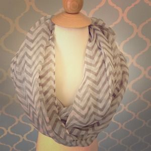 ❌Sold❌Grey infinity chevron scarf