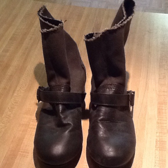 Mossimo military green boots 8.5 size