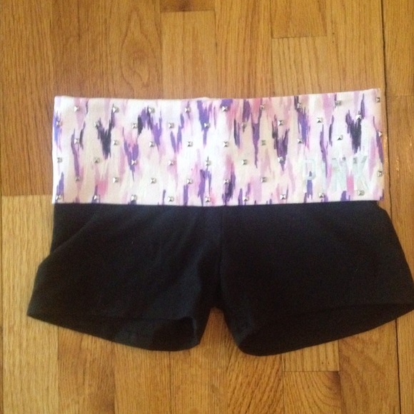 🎀Traded🎀 VS PINK Yoga Shorts