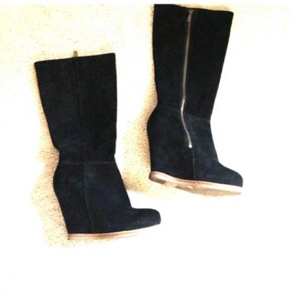 HOLD for @liz11223🔥Hot 🔥Lucky brand wedge boots!