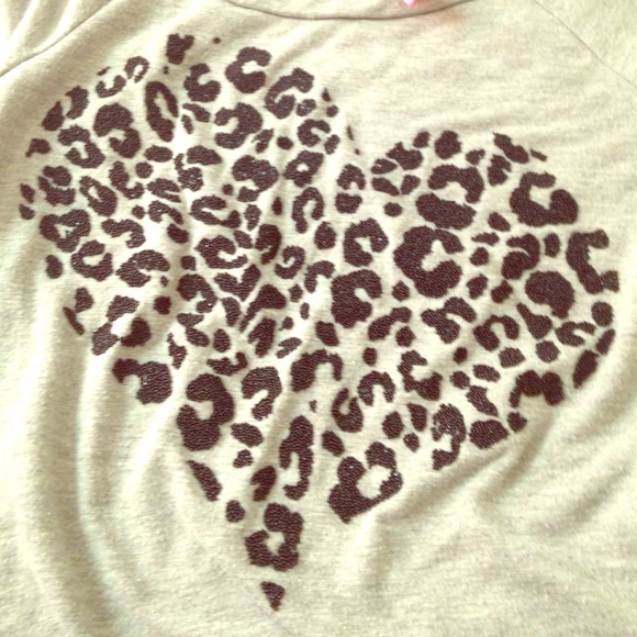 3/4 sleeve grey shirt