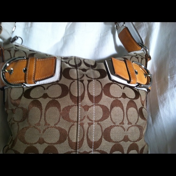 Authentic Coach handbag - Picture 2 of 2