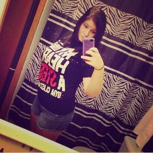 🎀Stereo Hearts Tee🎀