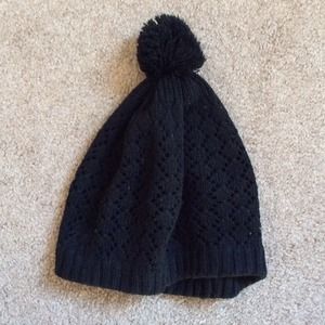 Black knitted beret hat