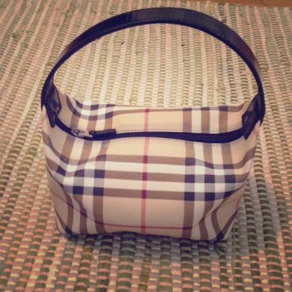 Authentic Burberry bag!! ⭐️
