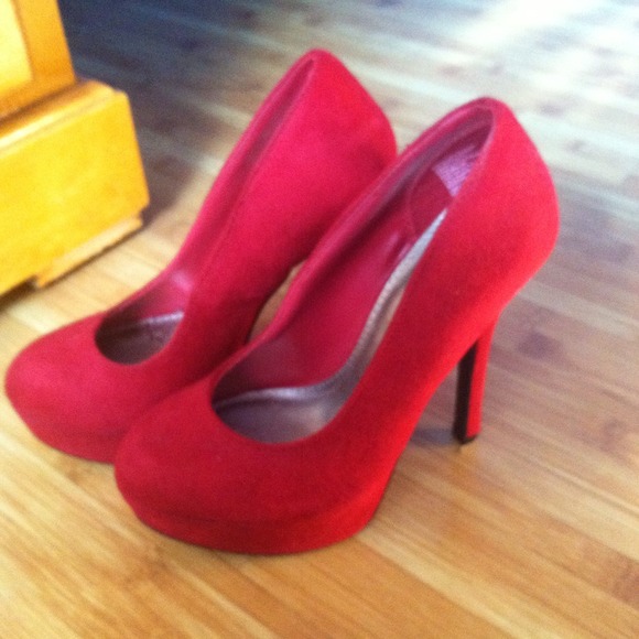 Shoes - Red pumps