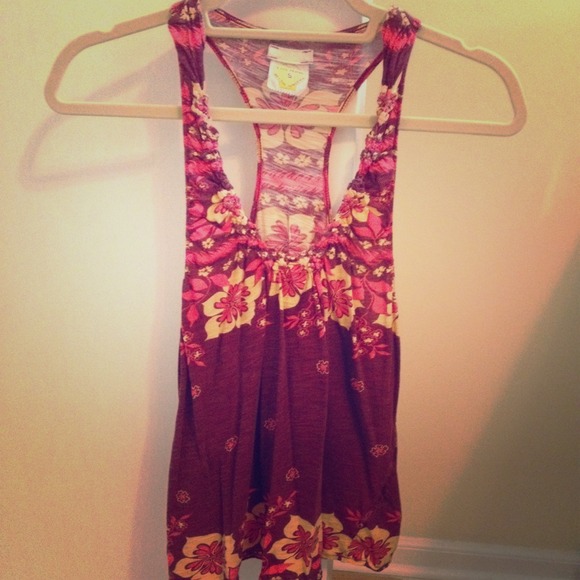Free People racerback tank top!! ⭐️