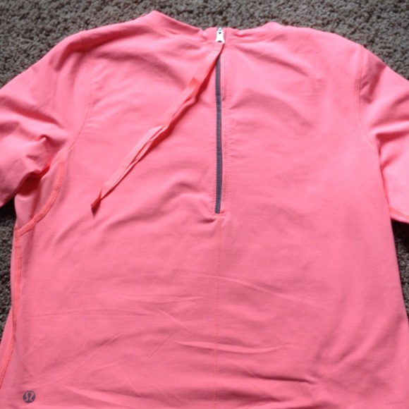 SOLD Lululemon warm up crew. Size 6 - Picture 3 of 4