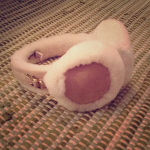 UGG Australia earmuffs!!! ⭐️