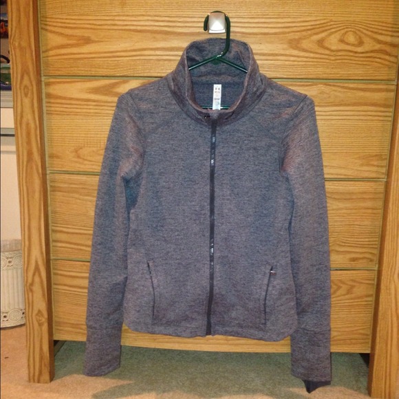 🐱TRADED🐱 Under Armour studiolux cozy jacket - Picture 2 of 4