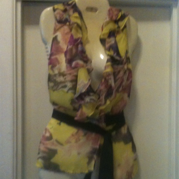 Miss Me Tops - Med yellow floral miss me mm couture ruffle top