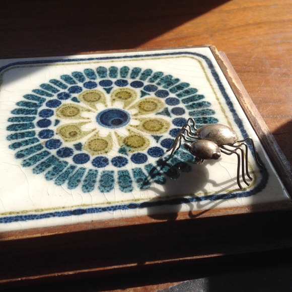 Vintage sterling spider insect pin brooch - Picture 4 of 6