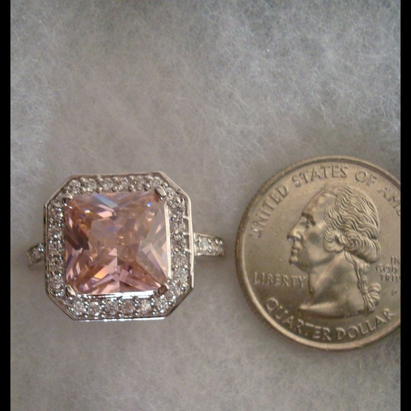❌SOLD❌ Cocktail ring - Picture 3 of 4
