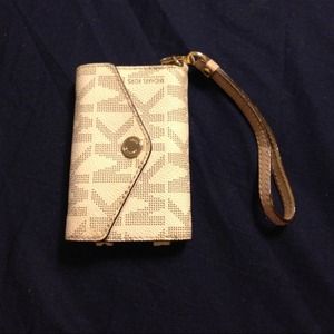 Michael Kors iPhone 4 wallet.