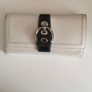 Coach wallet - White with brown interior