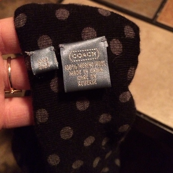 Wool coach beanie and matching scarf - Picture 2 of 4