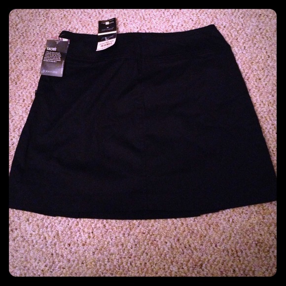 BRAND NEW St. John's Bay SKORT