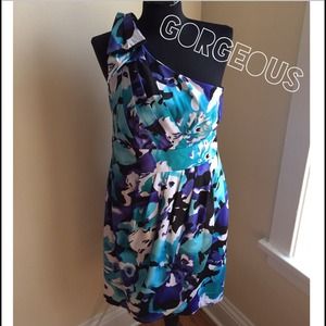 💥REDUCED💥 Floral one shoulder dress