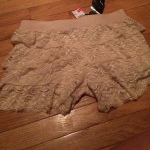 Off white Lacey shorts