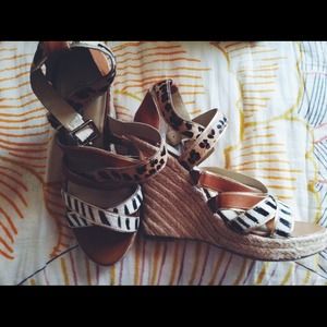 🎉SALE💜 INC Wedges