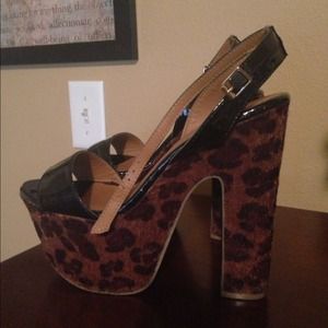 Leapord heels