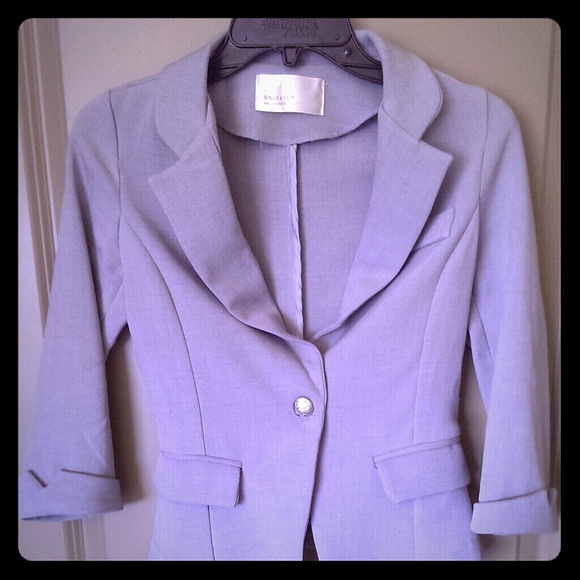 Grey fitted short blazer