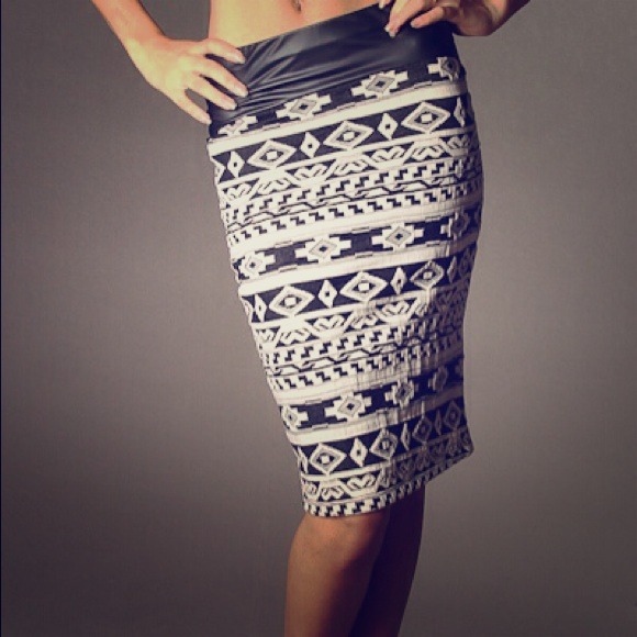 Luxe Lizzie's Boutique Dresses & Skirts - ❗️NEW❗️ Aztec Print & Vegan Leather Midi Skirt