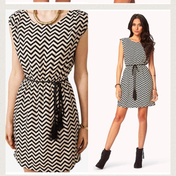 🚫SOLD🚫Chevron shift dress !