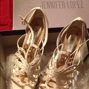 Bundle 2 pairs Jennifer López shoes
