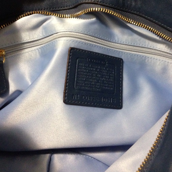 Coach Handbag - Picture 2 of 3