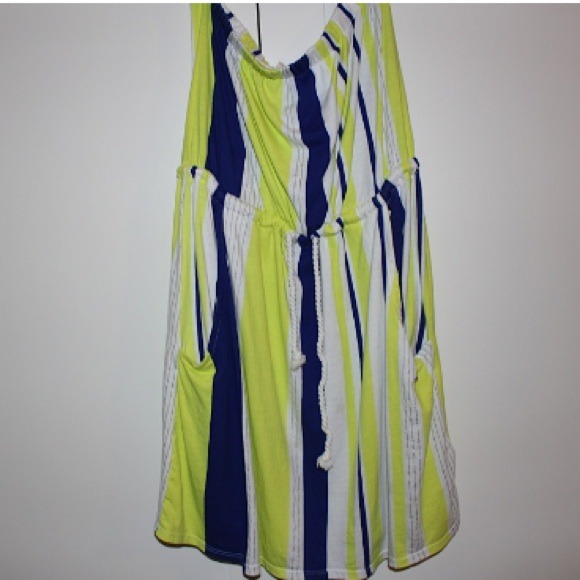 Roxy coverup - Picture 2 of 2