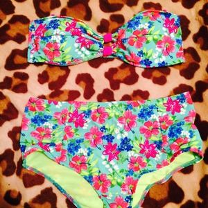 👏SOLD👏 Hollister high waisted bikini set