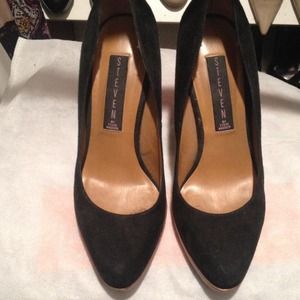 Le more suede pumps by Steve Madden