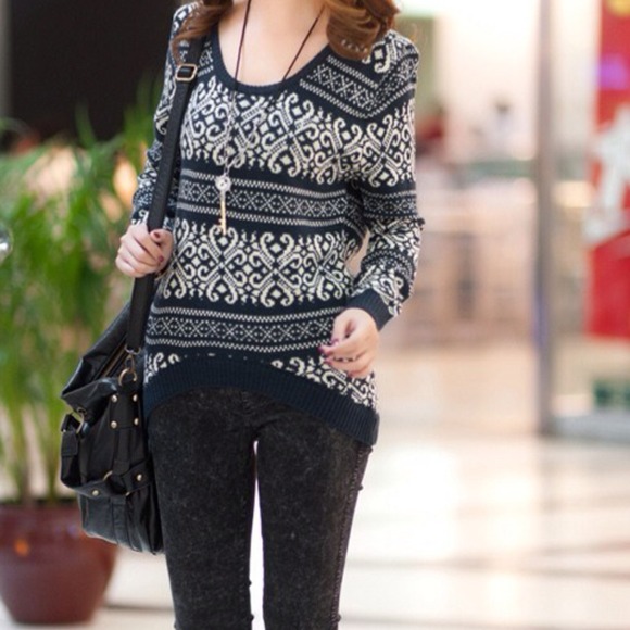 ⚡️SALE⚡️🎉HP 2/15🎉KNITTED WONDER sweater - BLACK - Picture 2 of 3