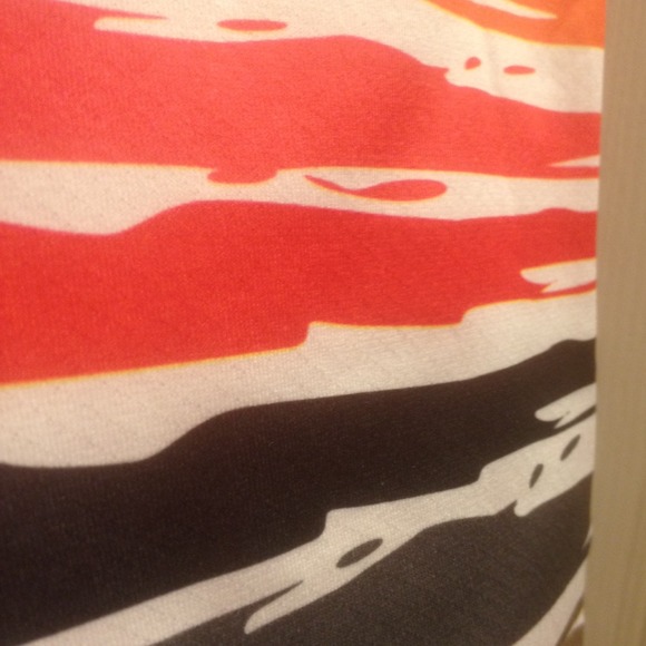❌SOLD❌FINAL REDUCTIONNWOT MULTIPLE COLOR LEGGINGS - Picture 2 of 3