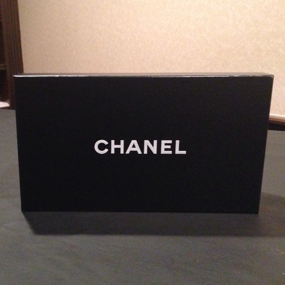 Authentic Chanel shoes box
