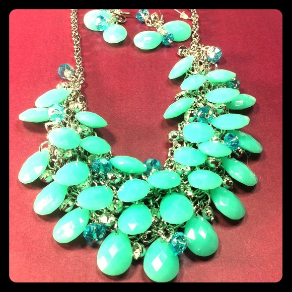 557. Aqua blue chroma and Austrian crystals set