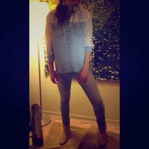 Anthropologie Chambray Lace ButtonDown Denim 🎀