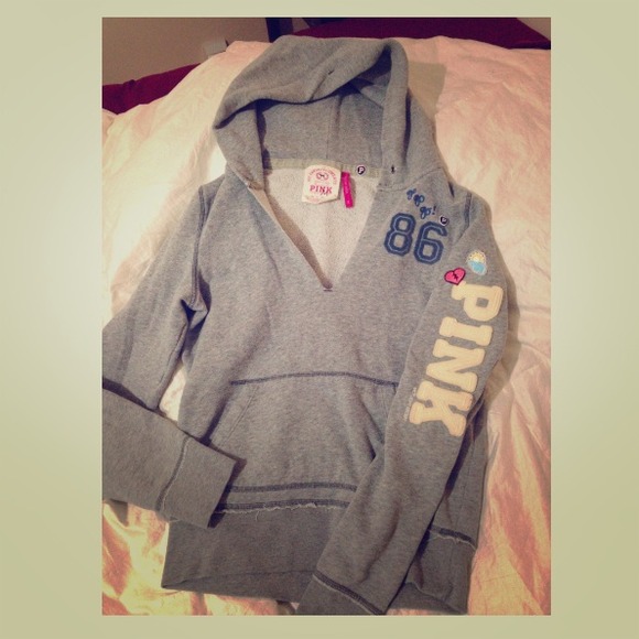🚫SOLD IN BUNDLE🚫 VS Hoodie